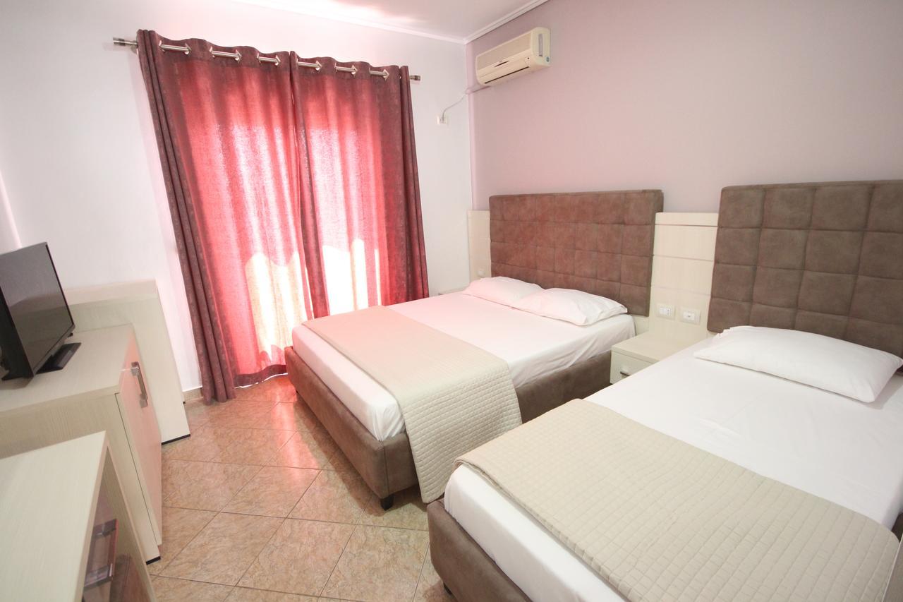 Hotel Julia Sarandë Exterior foto
