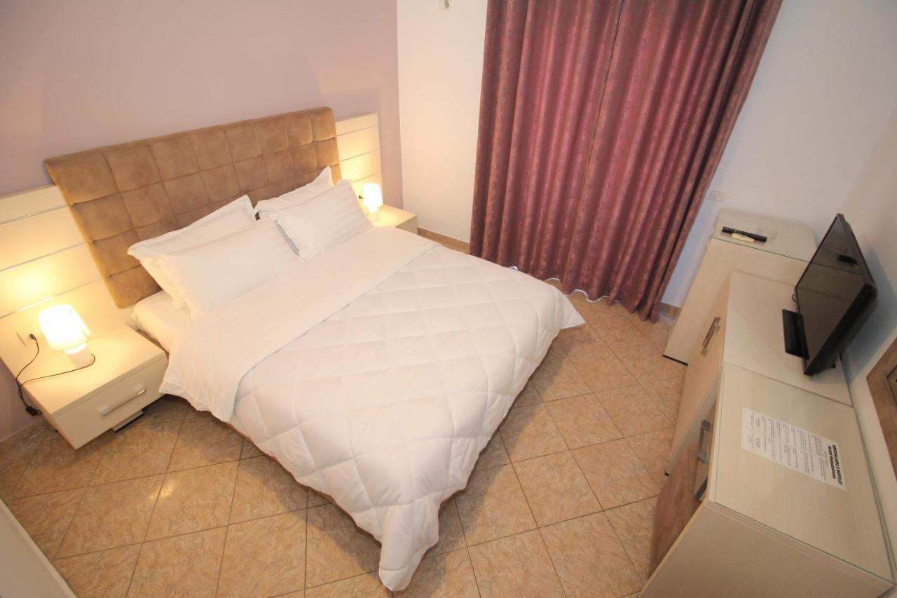 Hotel Julia Sarandë Exterior foto